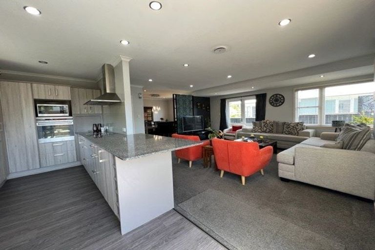 Photo of property in 6 Wood Avenue, Howick, Auckland, 2014