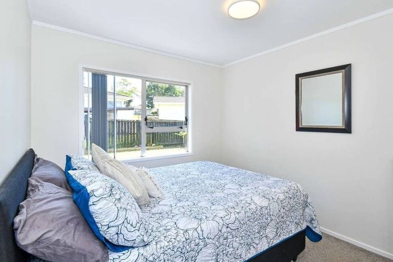 Photo of property in 2/3 Secretariat Place, Randwick Park, Auckland, 2105