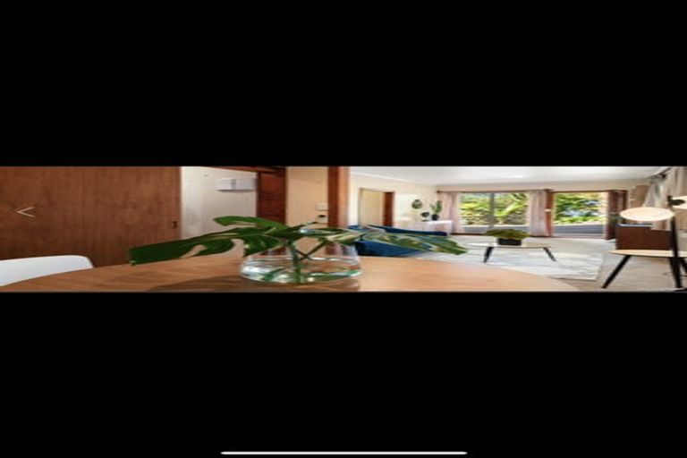 Photo of property in 18 Tinopai Road, Titirangi, Auckland, 0604