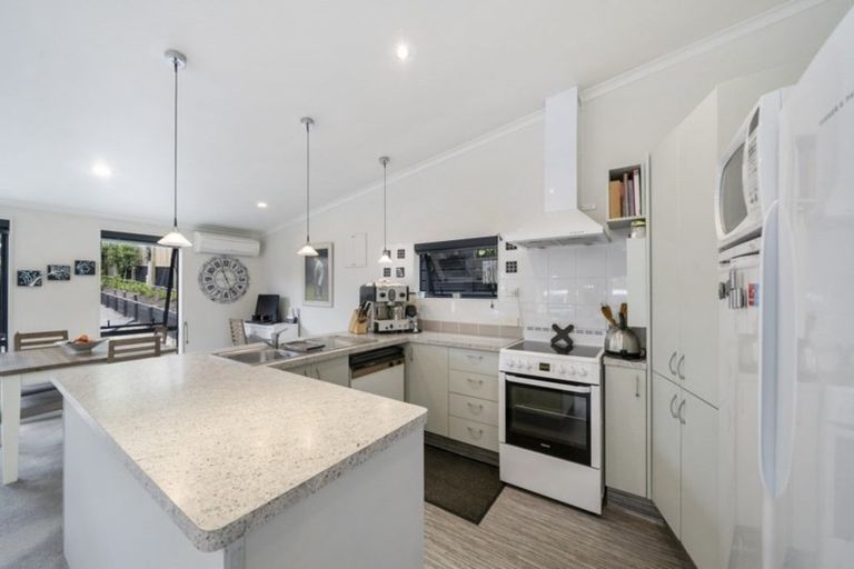 Photo of property in 20 Kereru Street, Waikanae, 5036