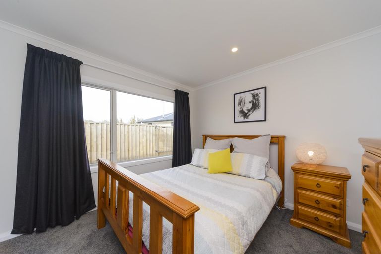 Photo of property in 28 Serenity Crescent, Kelvin Grove, Palmerston North, 4414