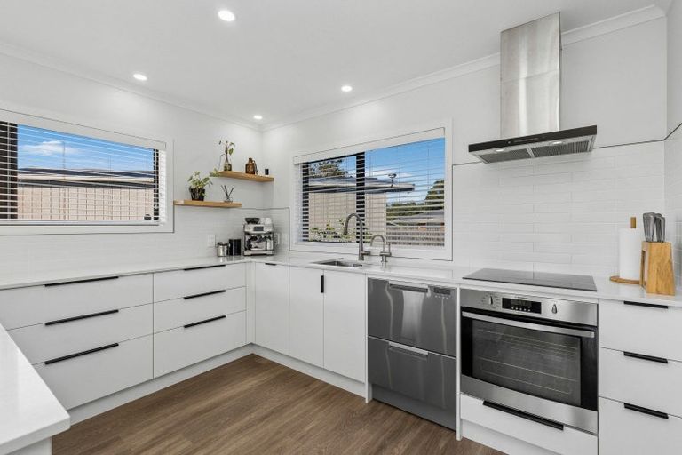 Photo of property in 9 Saint Johns Avenue, Tuakau, 2121
