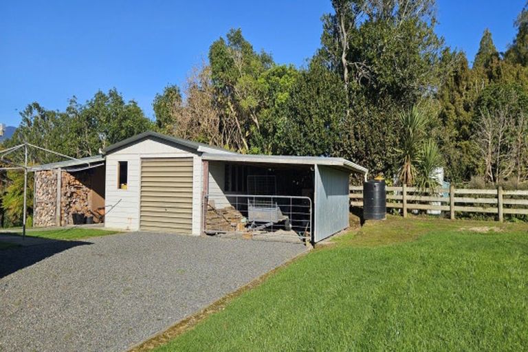 Photo of property in 20 Railway Terrace, Ohau, Levin, 5570