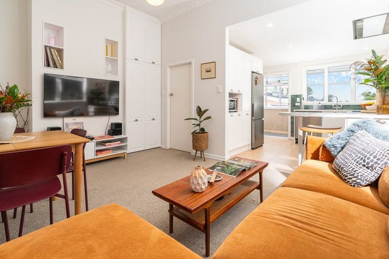 Photo of property in 15 Duppa Street, Berhampore, Wellington, 6023