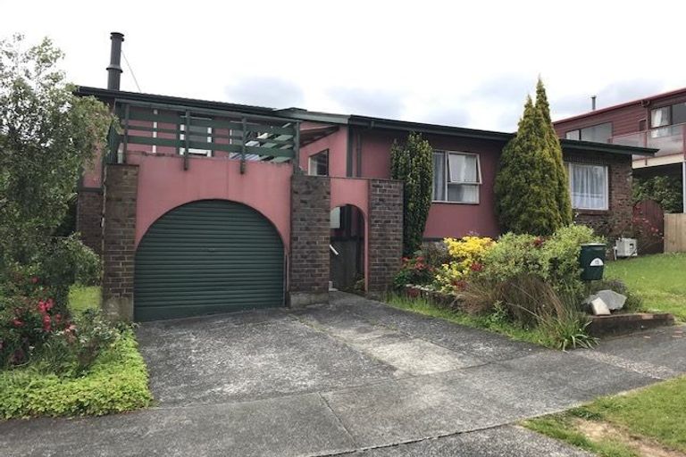 Photo of property in 15 Chestnut Grove, Maungaraki, Lower Hutt, 5010