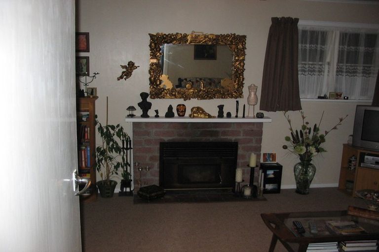 Photo of property in 26 Holmes Grove, Naenae, Lower Hutt, 5011