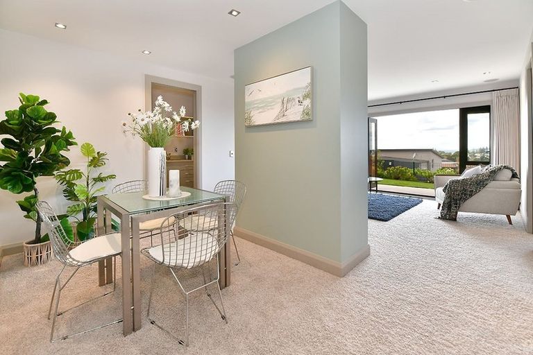 Photo of property in 37 Grovenor Drive, Orewa, 0931