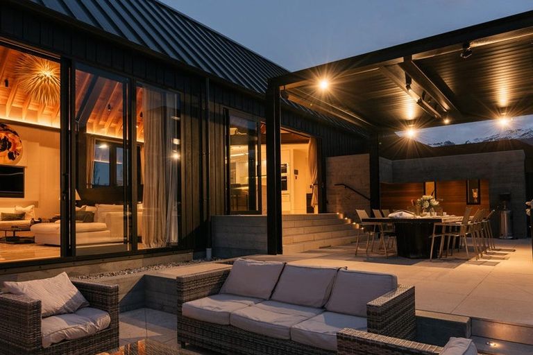 Photo of property in 6 Bendemeer Lane, Lake Hayes, Queenstown, 9371