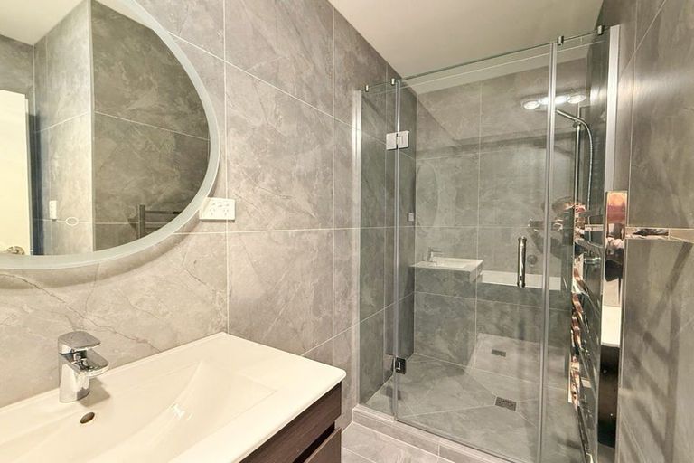 Photo of property in 5/31 Normandy Place, Henderson, Auckland, 0610