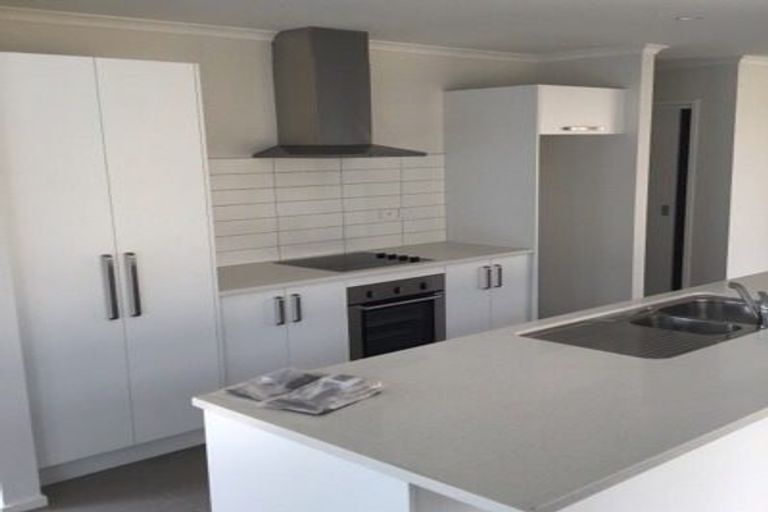 Photo of property in 13 Parton Road, Pukekohe, 2120