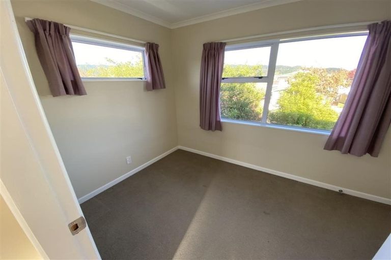 Photo of property in 26 Ruru Crescent, Heretaunga, Upper Hutt, 5018