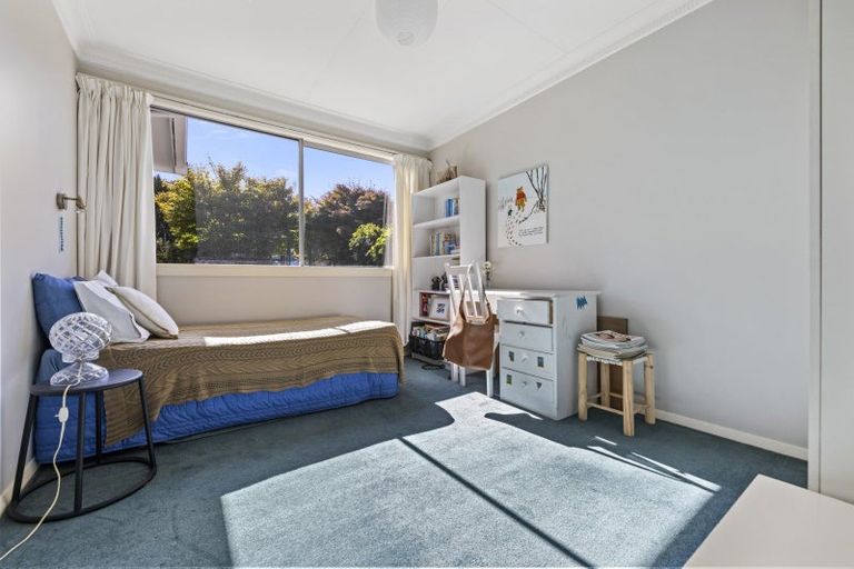 Photo of property in 12 Pioneer Crescent, Helensburgh, Dunedin, 9010