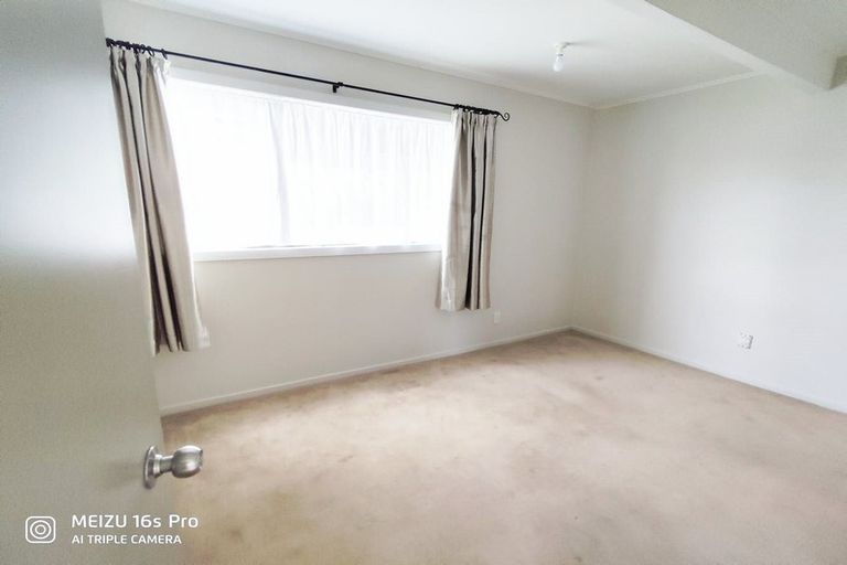 Photo of property in 20b Roberts Road, Te Atatu South, Auckland, 0610