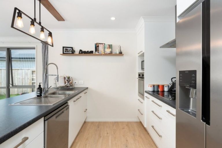 Photo of property in 80 Awataha Crescent, Pyes Pa, Tauranga, 3110