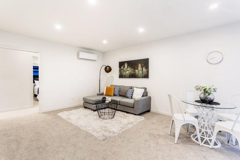 Photo of property in 1/23 Jenelin Road, Glendene, Auckland, 0602