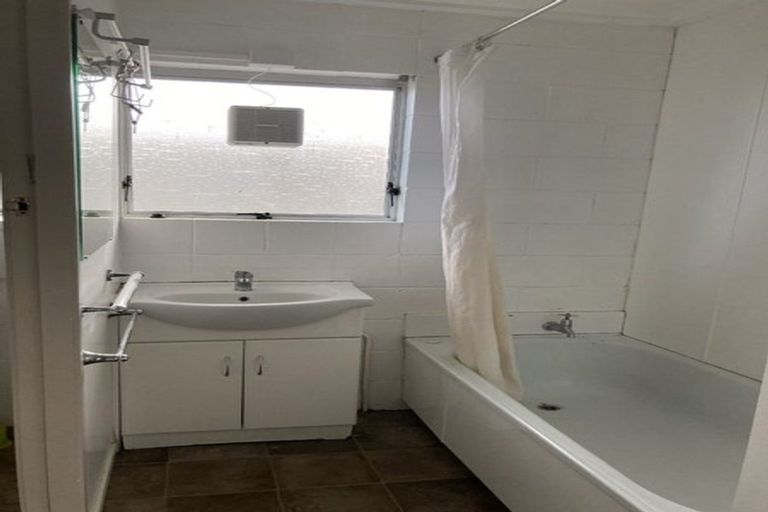 Photo of property in 2d Tralee Place, Hillcrest, Hamilton, 3216