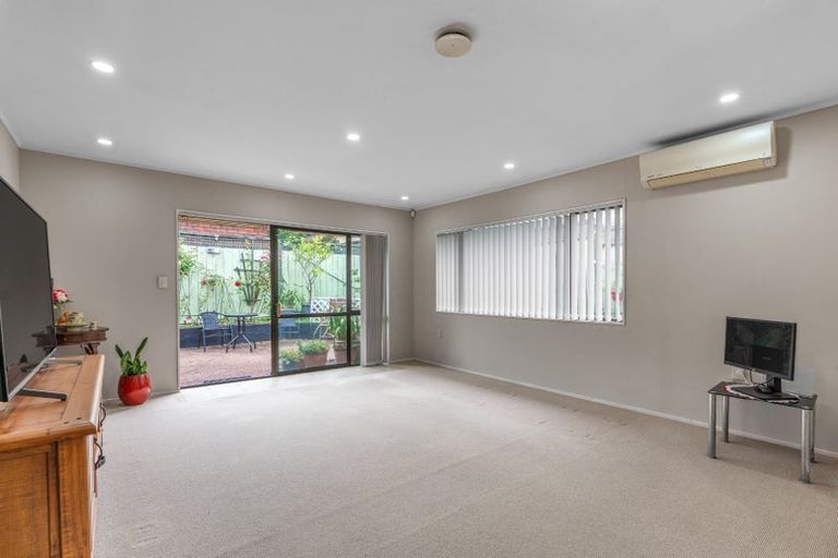Photo of property in 2/6 Arthur Road, Hillpark, Auckland, 2102