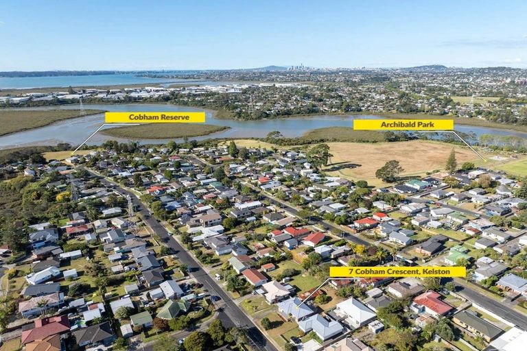 Photo of property in 7 Cobham Crescent, Kelston, Auckland, 0602