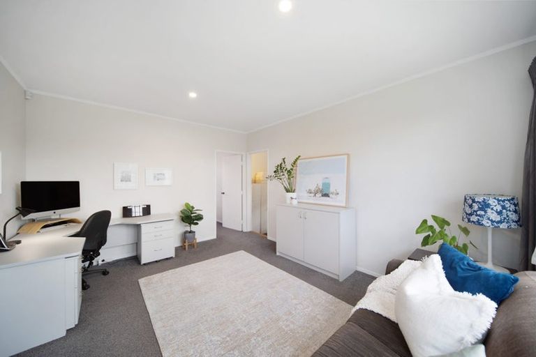 Photo of property in 71 Walworth Avenue, Pakuranga Heights, Auckland, 2010