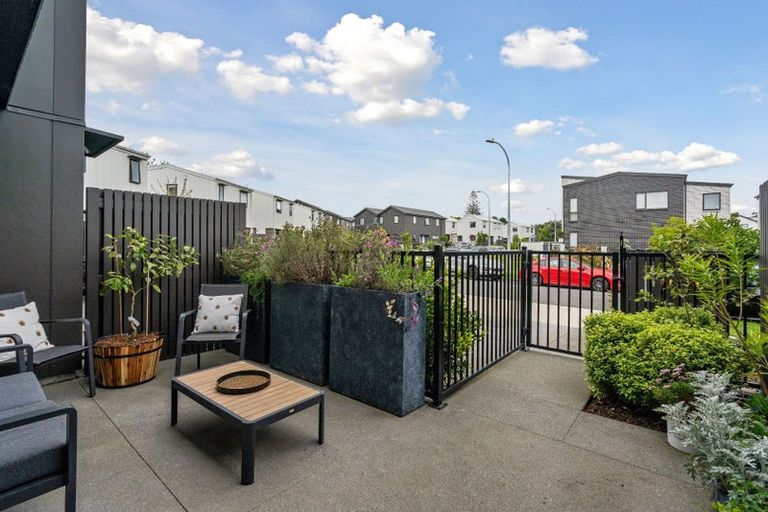 Photo of property in 31 Cessna Crescent, Mangere, Auckland, 2022