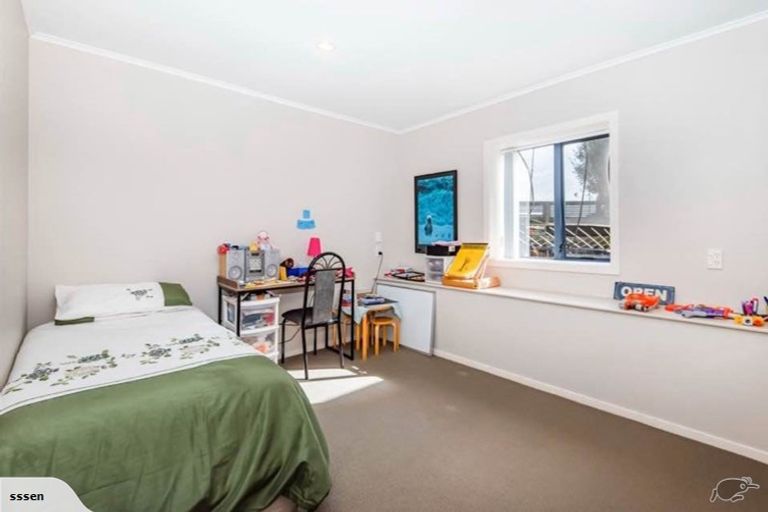 Photo of property in 621a Beach Road, Rothesay Bay, Auckland, 0630