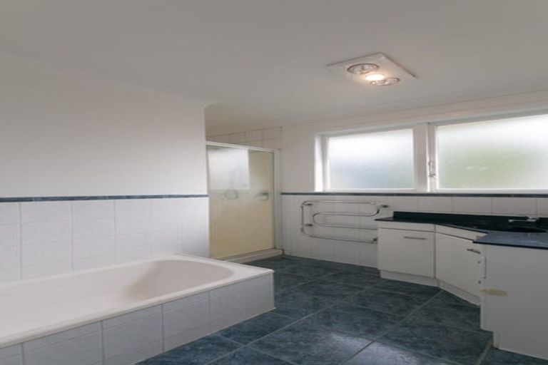 Photo of property in 86 Moa Road, Point Chevalier, Auckland, 1022