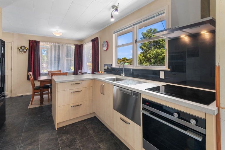 Photo of property in 15 Winston Street, Tikipunga, Whangarei, 0112