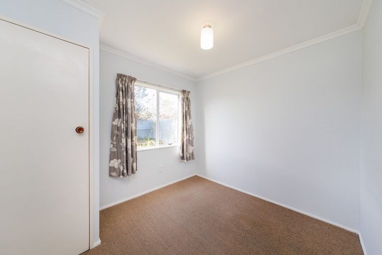 Photo of property in 18 Coromandel Court, Roslyn, Palmerston North, 4414