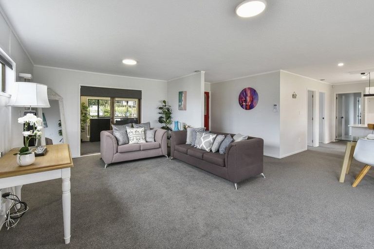 Photo of property in 18 Kaanapali Place, Wattle Downs, Auckland, 2103