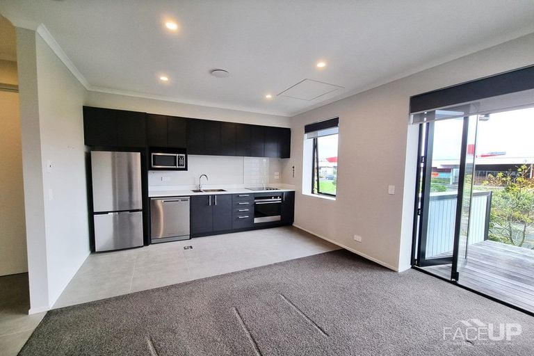 Photo of property in 4/17 Uku Lane, Hobsonville, Auckland, 0616