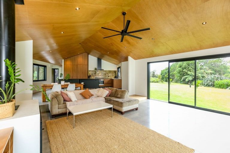 Photo of property in 23c Arden Place, Oakura, 4314