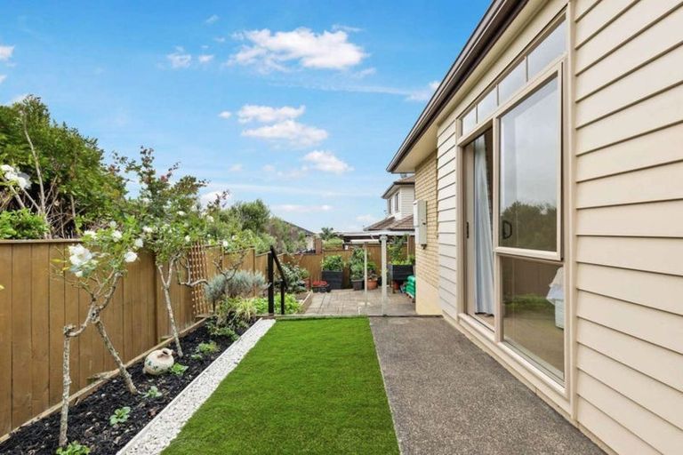 Photo of property in 27 Amaretto Avenue, Flat Bush, Auckland, 2019