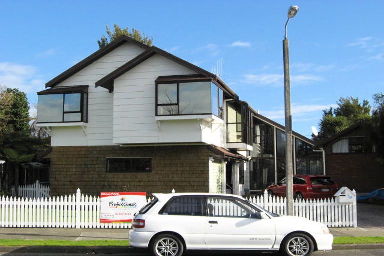 Photo of property in 54 Highbury Drive, Levin, 5510