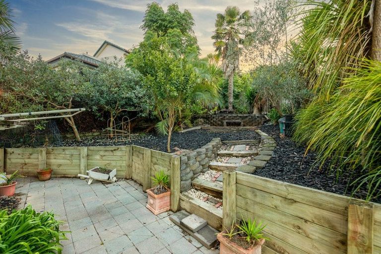 Photo of property in 32 Ian Sage Avenue, Torbay, Auckland, 0630