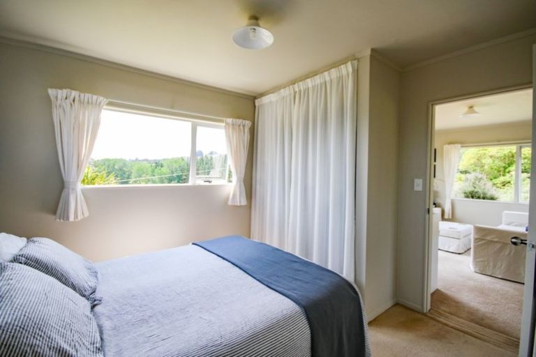 Photo of property in 6 Skelton Crescent, Paparoa, 0571