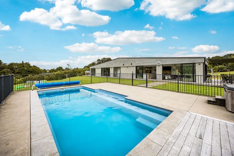 Photo of property in 99b Pebble Brook Road, Waitoki, Silverdale, 0994