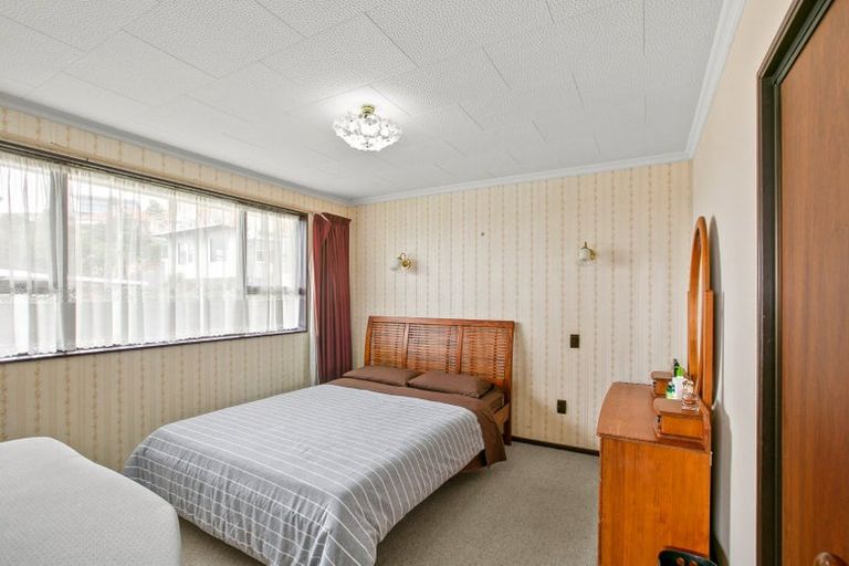 Photo of property in 10b South Road, Moturoa, New Plymouth, 4310