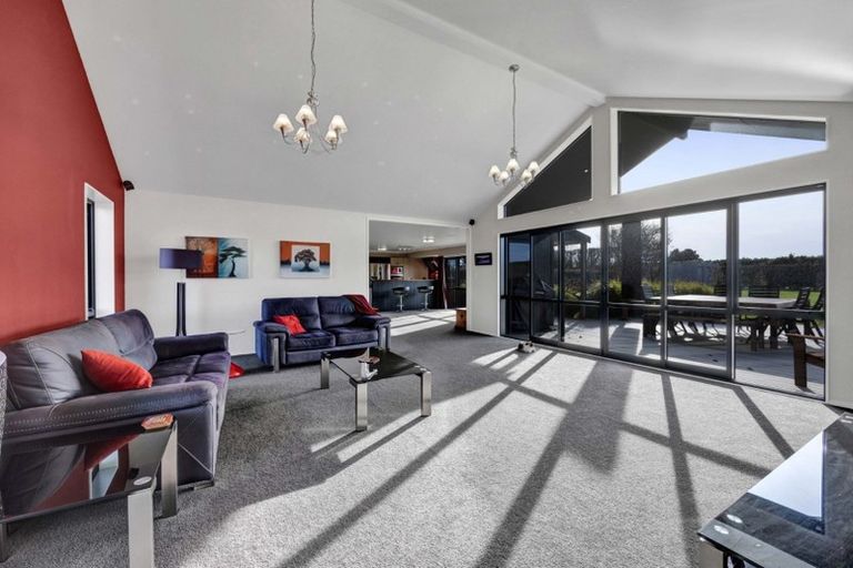 Photo of property in 16 Arthur Road, Paraite, New Plymouth, 4373
