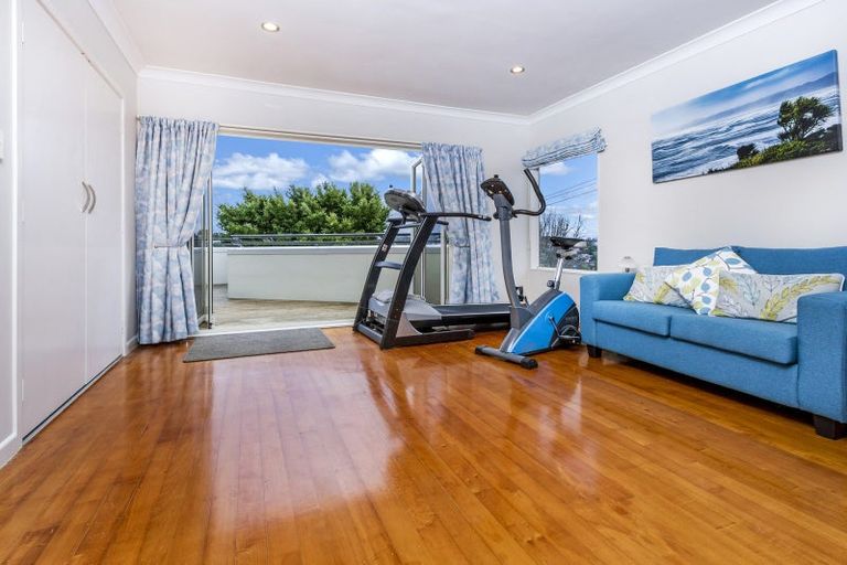 Photo of property in 121 Browns Bay Road, Browns Bay, Auckland, 0630