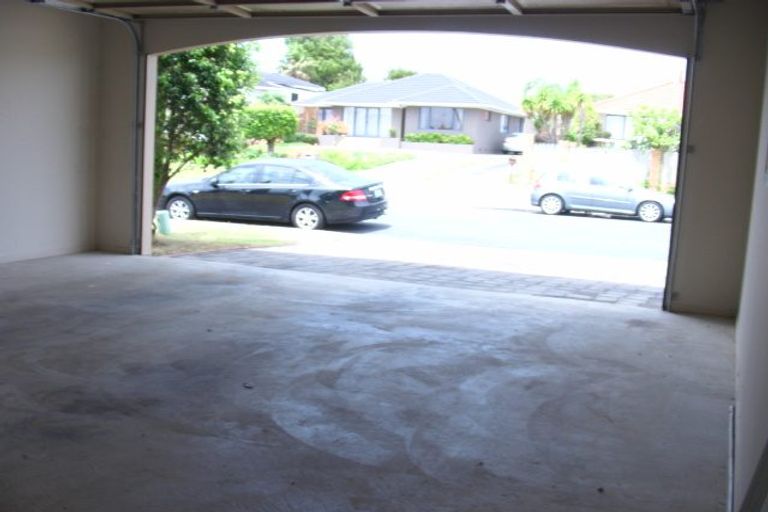 Photo of property in 11 Waller Avenue, Bucklands Beach, Auckland, 2012