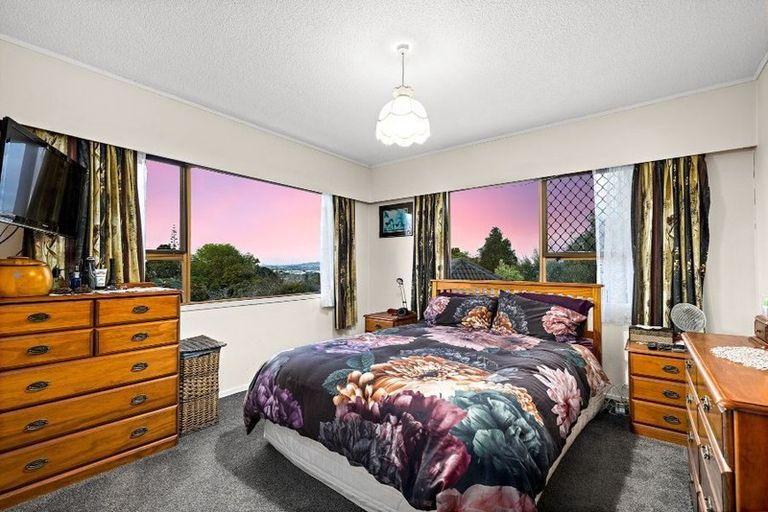 Photo of property in 6 Fayette Place, Te Atatu South, Auckland, 0610