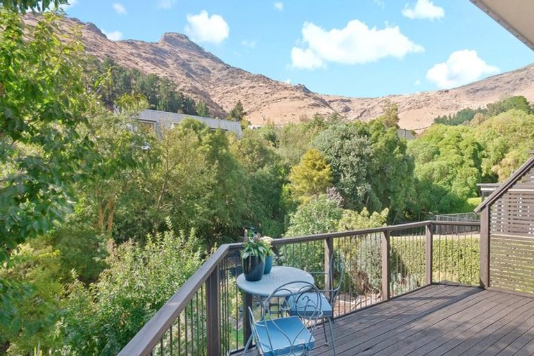 Photo of property in 5 Heathvale Place, Heathcote Valley, Christchurch, 8022