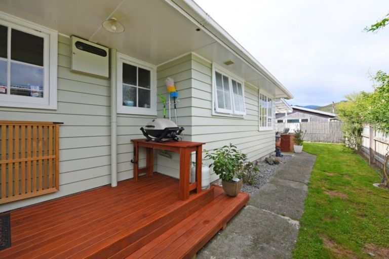Photo of property in 5 Riversdale Road, Clouston Park, Upper Hutt, 5018