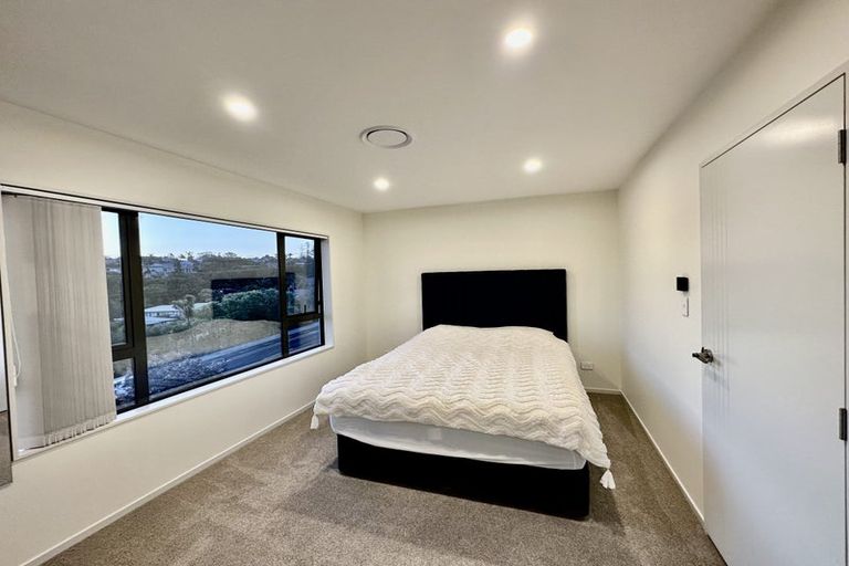 Photo of property in 2b Kororo Street, Northcote, Auckland, 0627