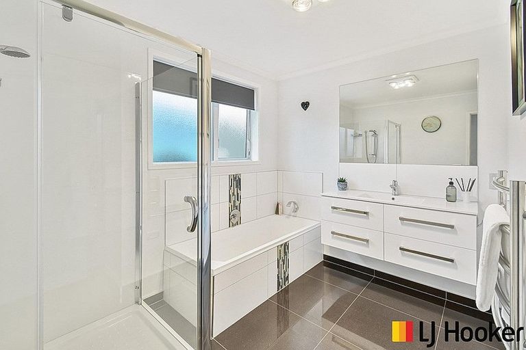 Photo of property in 88 Helenslee Road, Pokeno, 2402