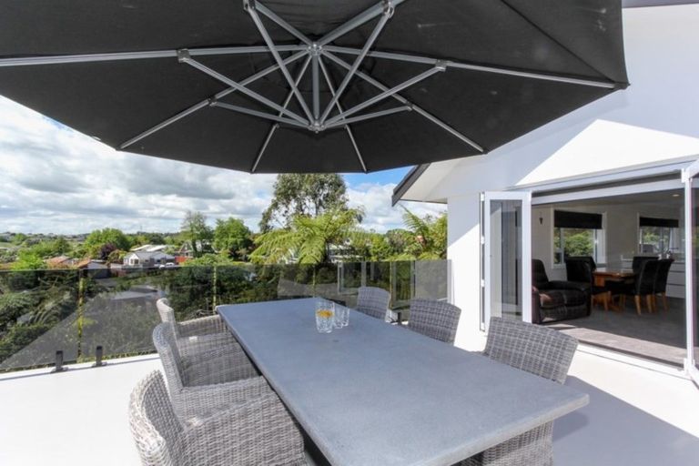 Photo of property in 7a Caledonia Place, Highlands Park, New Plymouth, 4312