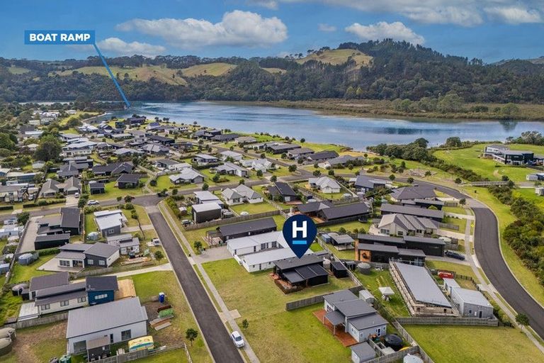 Photo of property in 5 Navigation Drive, Cooks Beach, Whitianga, 3591