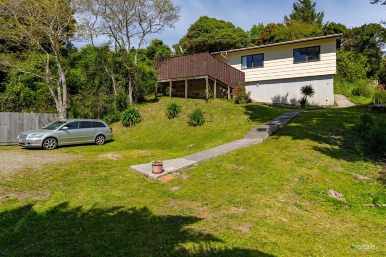 Photo of property in 38 Jackson Terrace, Ranui, Porirua, 5024