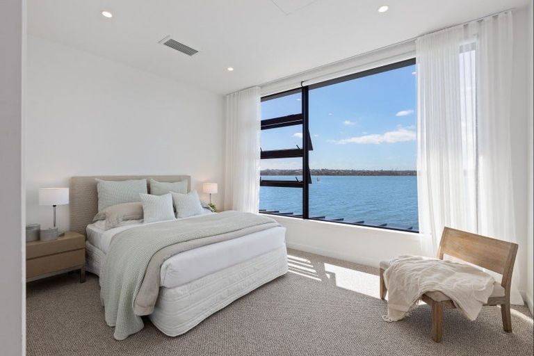 Photo of property in 17 Lansdowne Street, Bayswater, Auckland, 0622