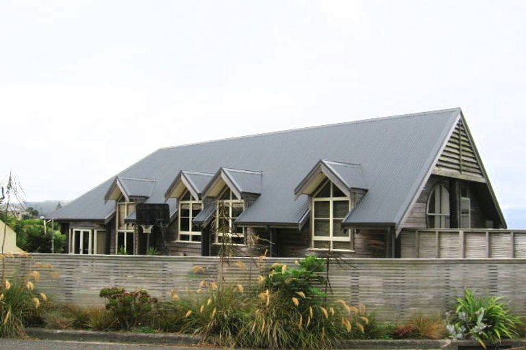 Photo of property in 37 Amritsar Street, Khandallah, Wellington, 6035